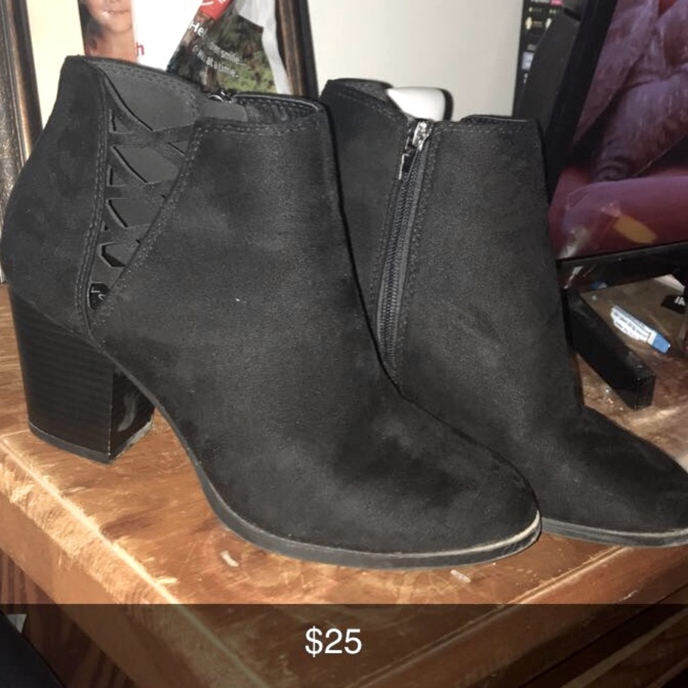 Cute black boots